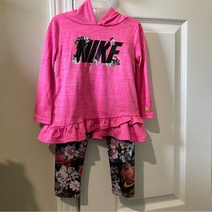 Girls Nike Dri-Fit Floral Outfit